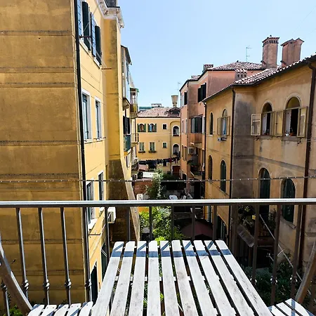 A Cannaregio By Ca-sa Check شقة